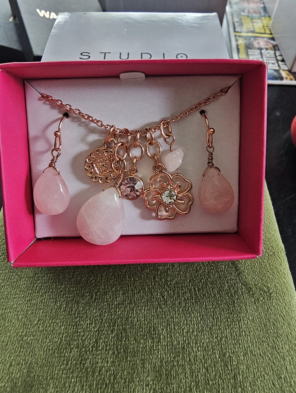 Avon Necklace And Earring Set